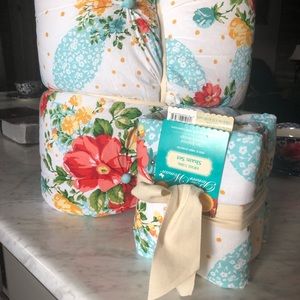 Pioneer woman vintage floral king set